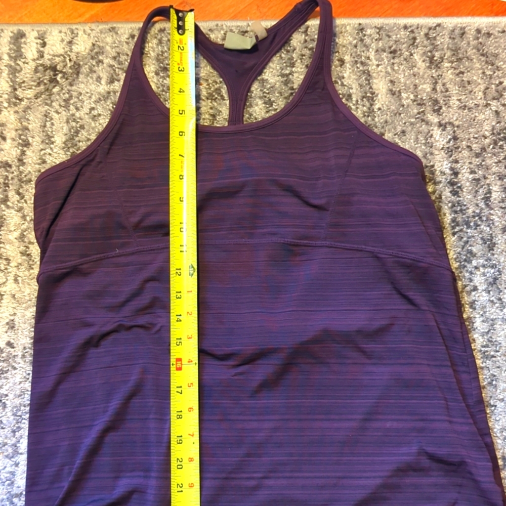 Athleta yoga top with built in bra